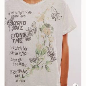 Magnolia Pearl Distressed Graphic tee ONE SIZE